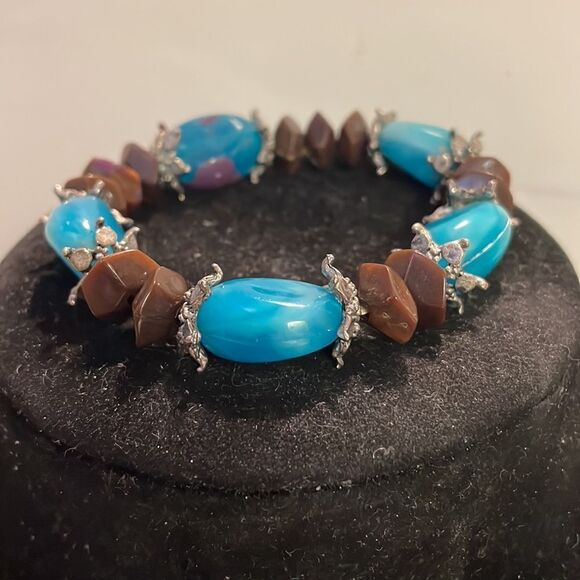 8” oval shaped turquoise tone beads/brown and silver tone discs stretch braceket - Picture 4 of 9